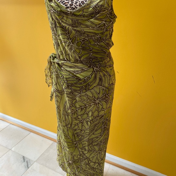 Green 3 piece skirt, top, wrap (cache) - Picture 8 of 8